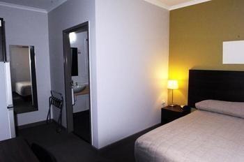 The Cavenagh 3*